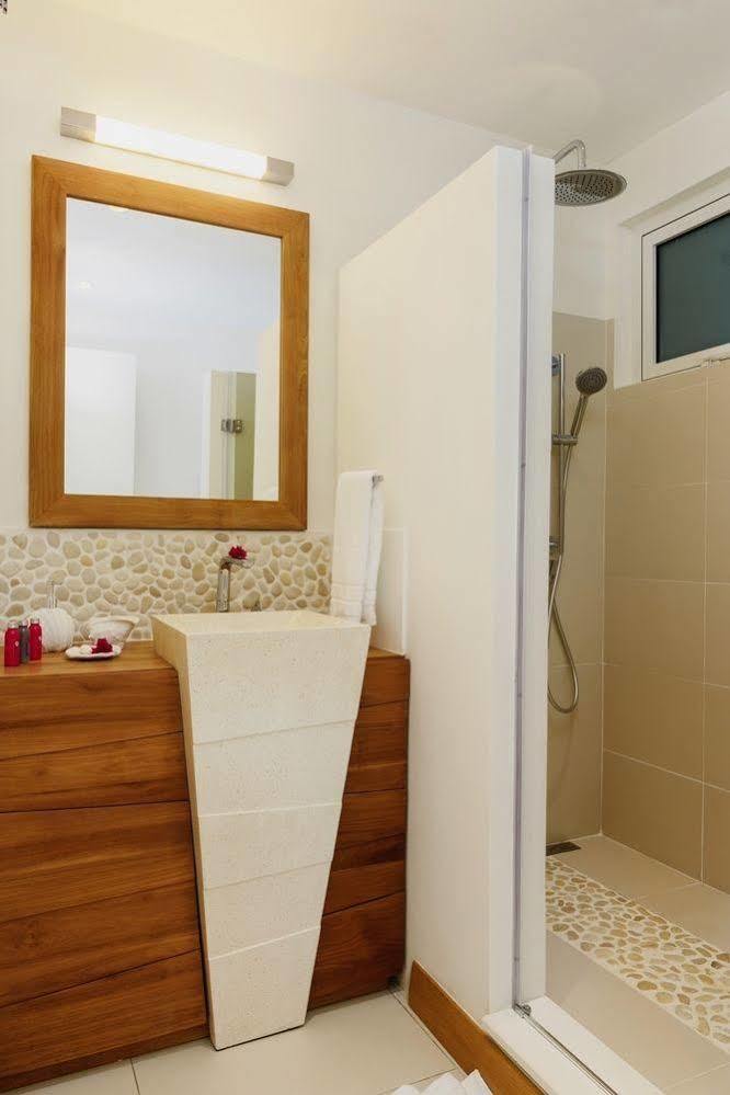Myra Seafront Suites With Lov Cap Malheureux Dış mekan fotoğraf
